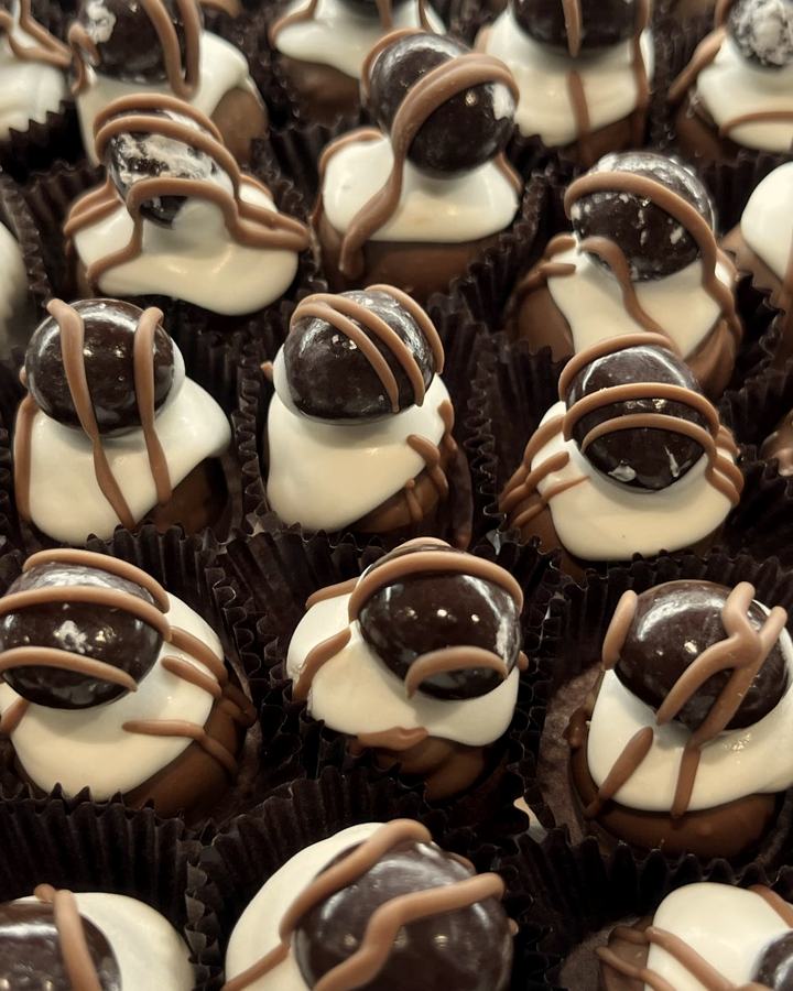 Nine bonbons