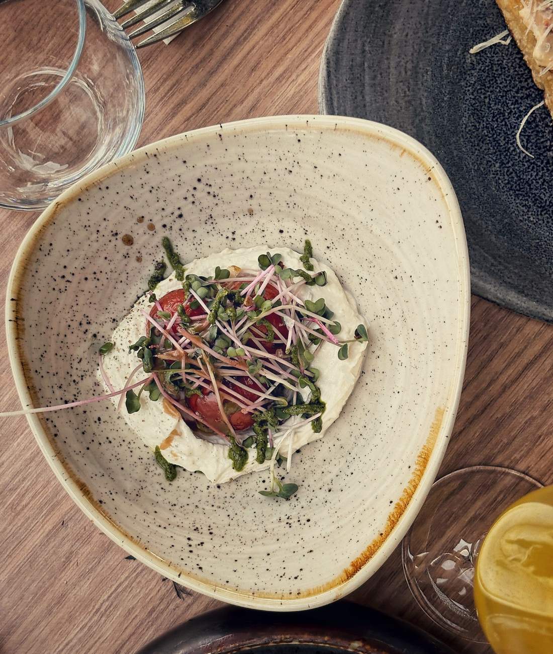 The garden in October: beetroot tartare · smoked crème fraîche · cress