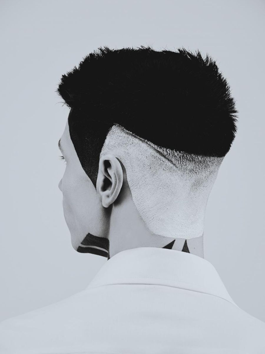 Skin fade & design haircut