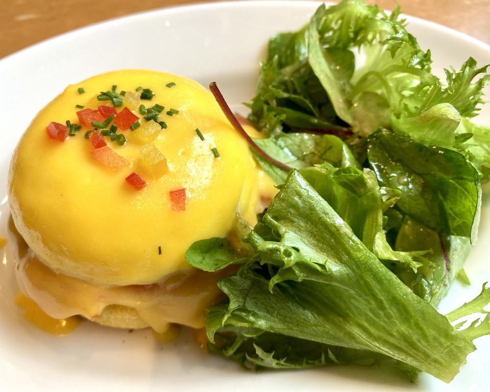 Eggs benedict